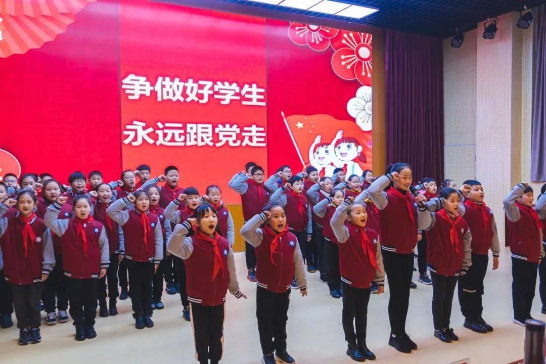 傅家镇姜家村:粉刷美化旧墙面 助力乡村换新颜